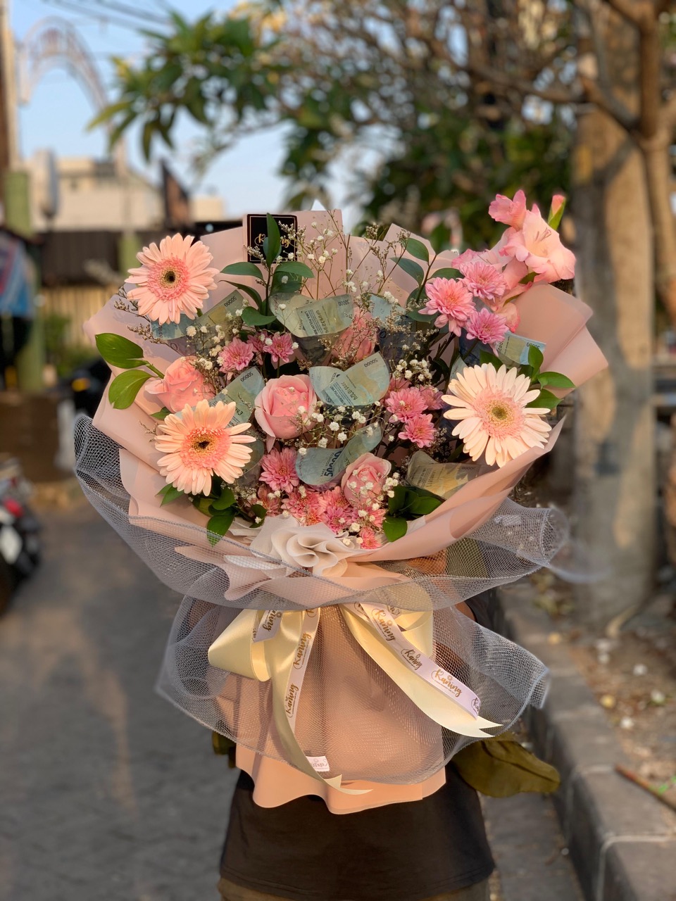 Money Bucket Fresh Flower MON-TZ4Q5