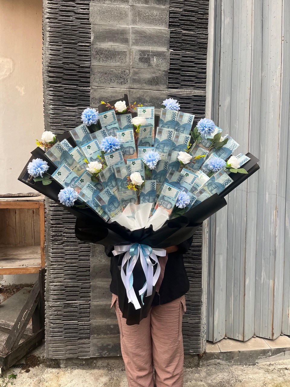 Money Bucket Artificial MON-T4KEK