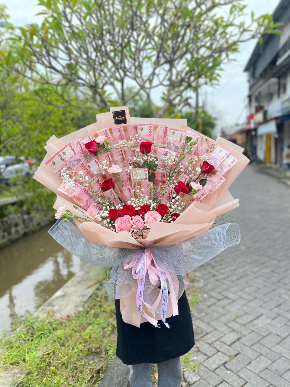 Money Bucket Fresh Flower MON-7OVGL